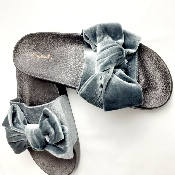 Qupid Women's Green Velour Bow Tie Slippers Sz 7 - Picture 6 of 7